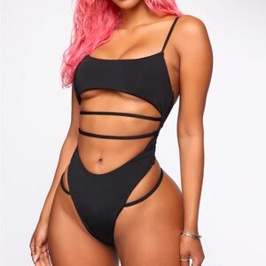 NWTs (Never Worn) Fashion Nova Black Strappy Cheeky Swimsuit